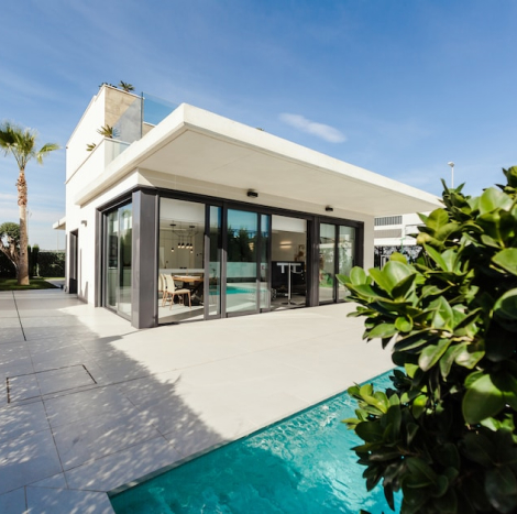 home-with-a-swimming-pool